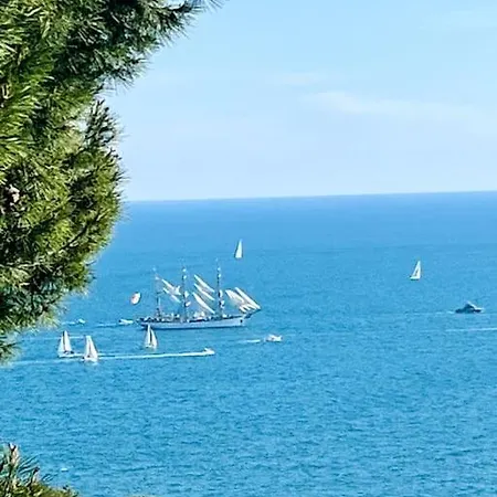L'equinoxe Vue Sur La *